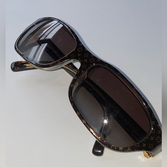 Louis Vuitton Sunglasses - Picture 5 of 7